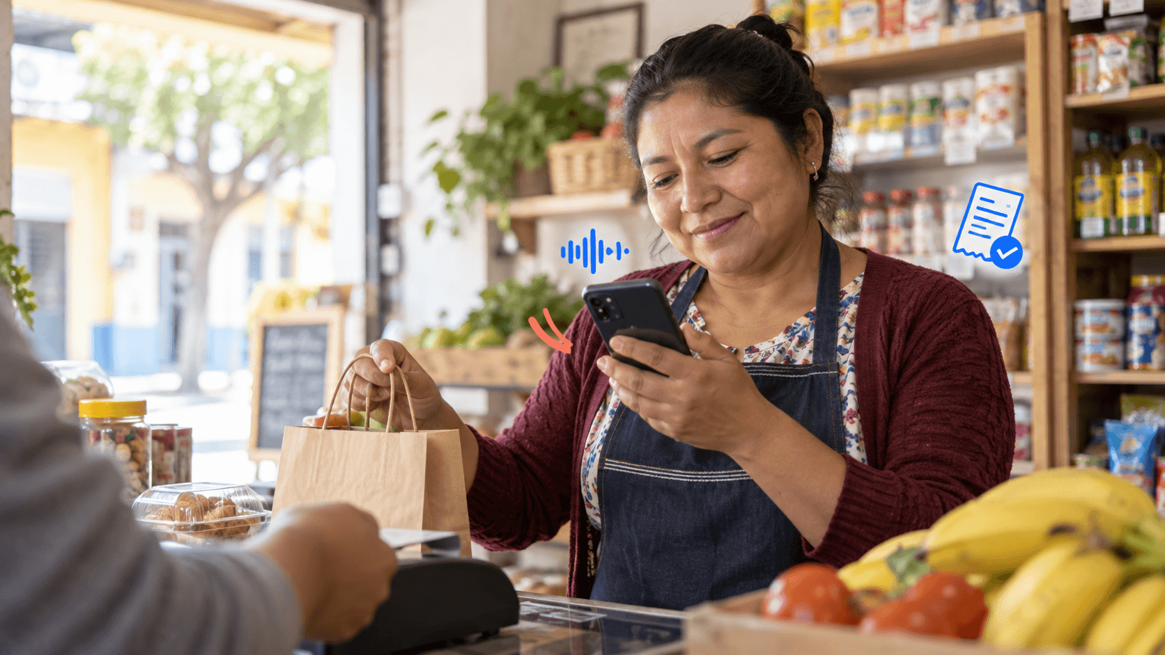 Emprendedora usando Market Mundi desde su celular